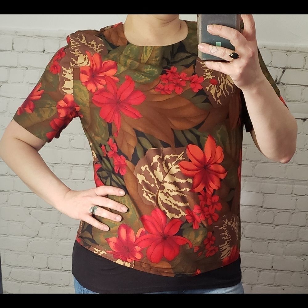 Vintage Hibiscus Tropical Flower Top Colorful - Picture 2 of 9